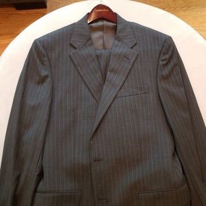 Hickey Freeman gray pinstripe suit size 42L